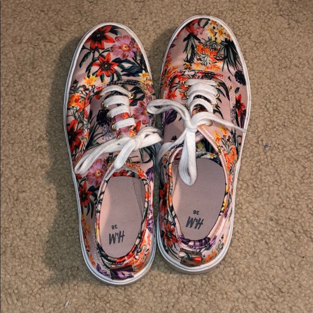 H&M trendy flowery sneakers